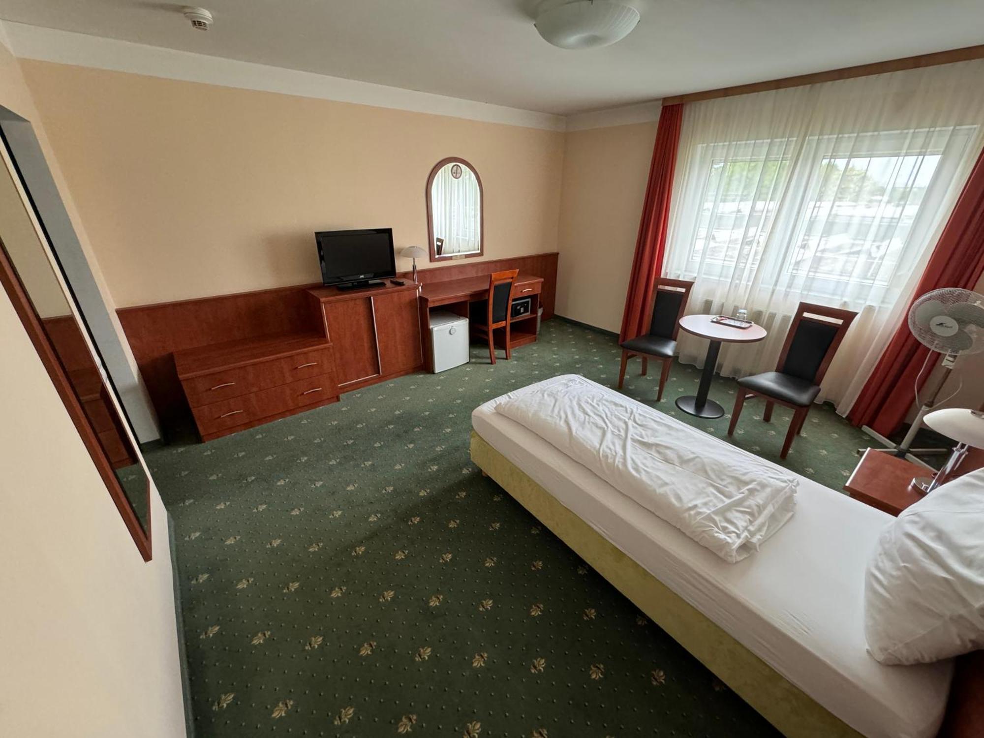 Hotel Breitenlee เวียนนา ภายนอก รูปภาพ