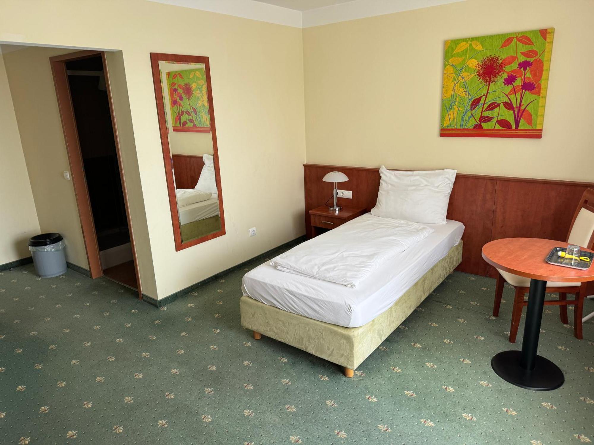 Hotel Breitenlee เวียนนา ภายนอก รูปภาพ