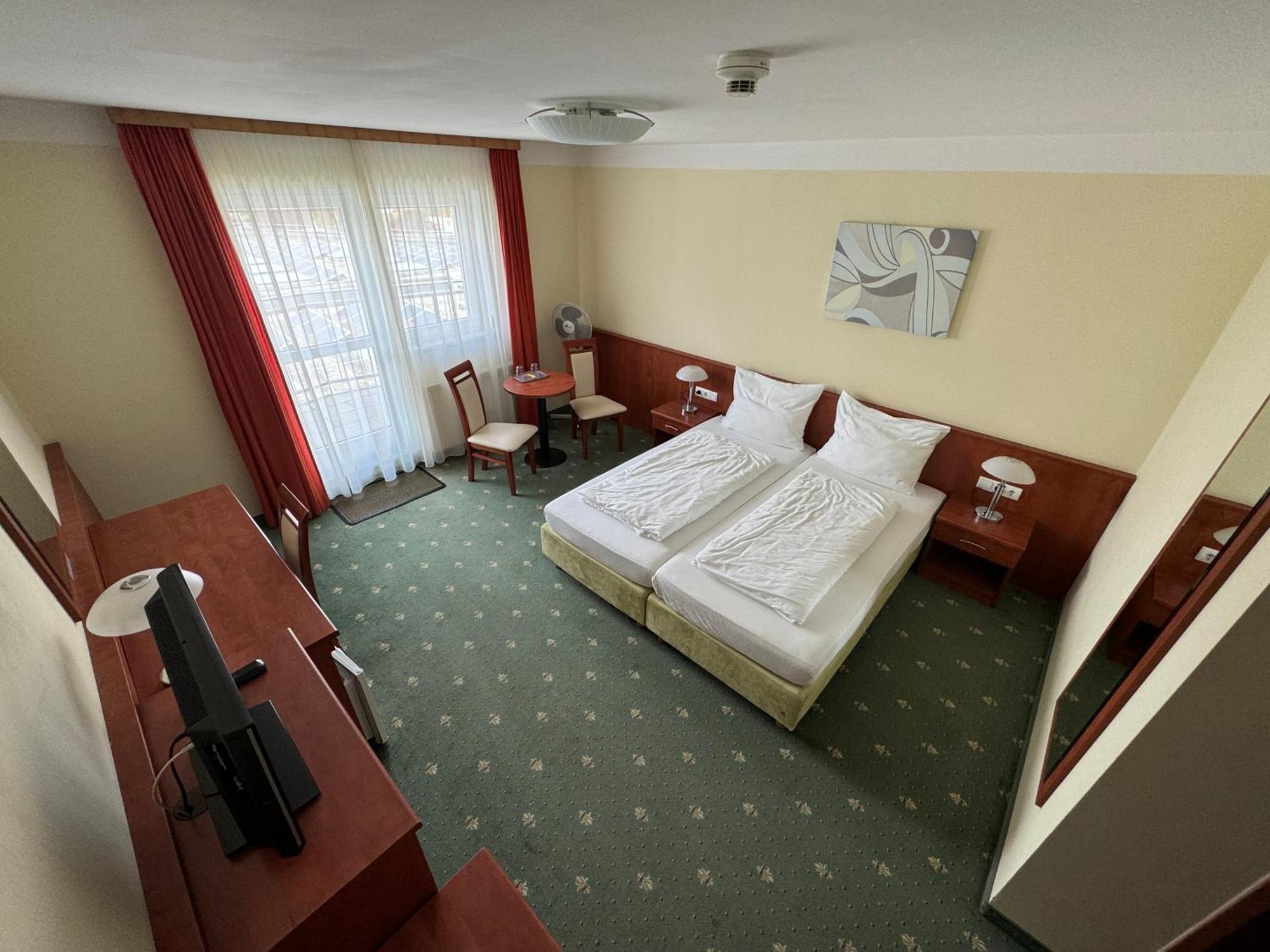 Hotel Breitenlee เวียนนา ภายนอก รูปภาพ