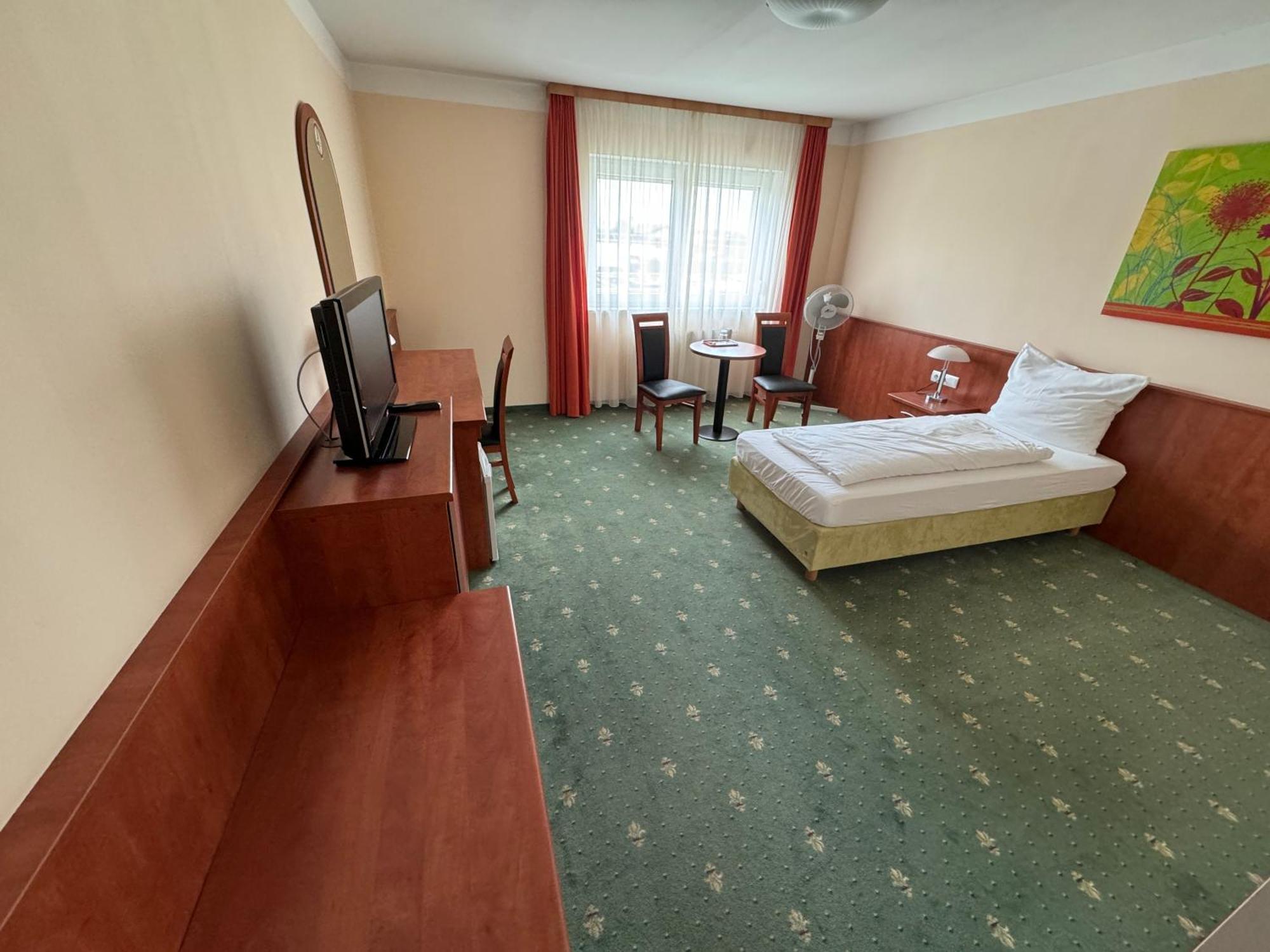 Hotel Breitenlee เวียนนา ภายนอก รูปภาพ