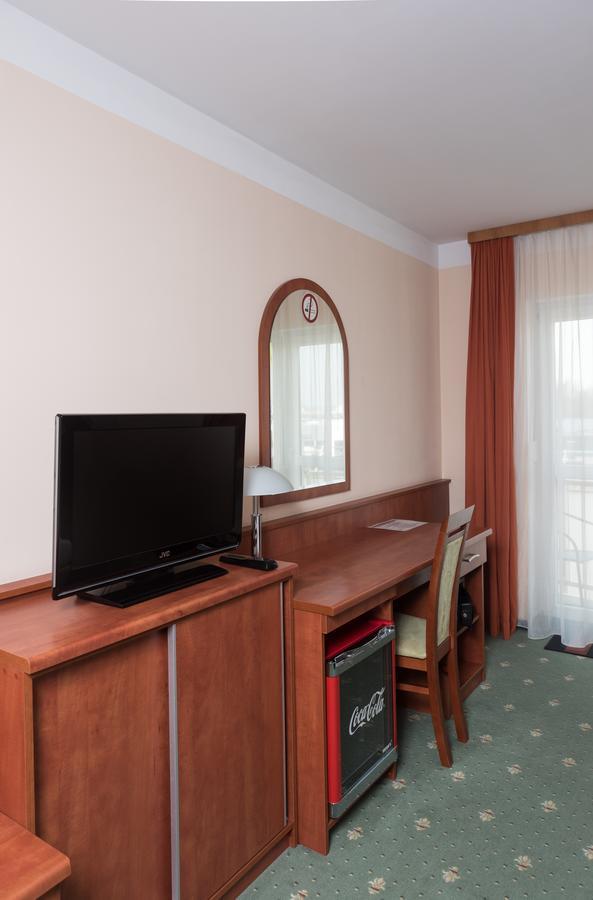 Hotel Breitenlee เวียนนา ภายนอก รูปภาพ